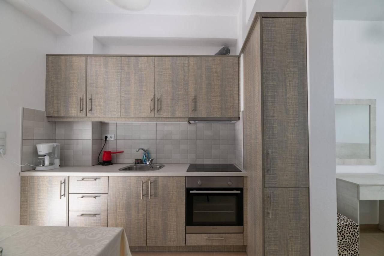 Irini-Kalamaki-Apartments Exteriör bild